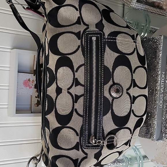 EUC Coach signature shoulder bag - Picture 4 of 8